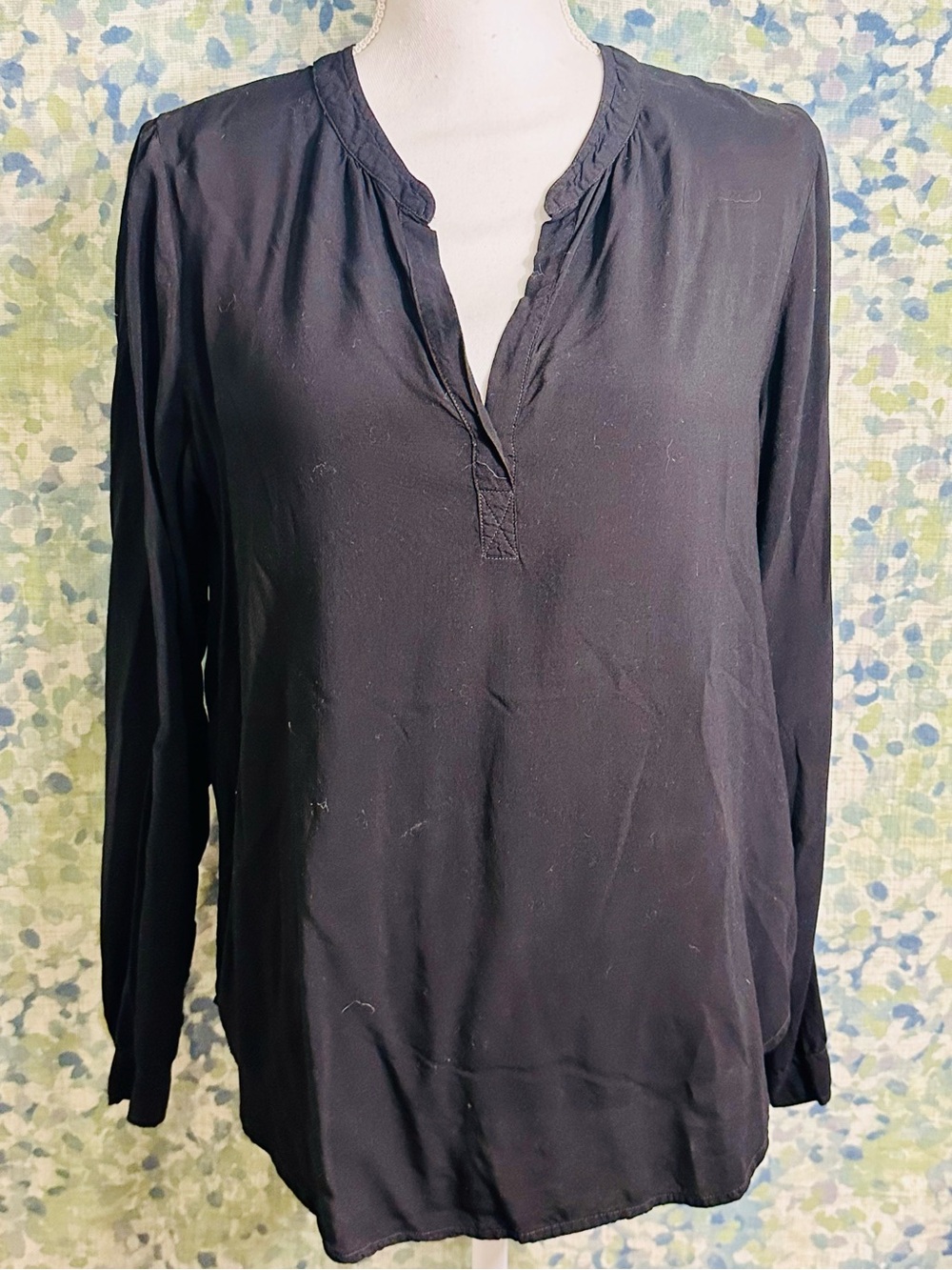 Velvet by Graham & Spencer Black Rayon Popover Blouse Size S - Picture 2 of 6